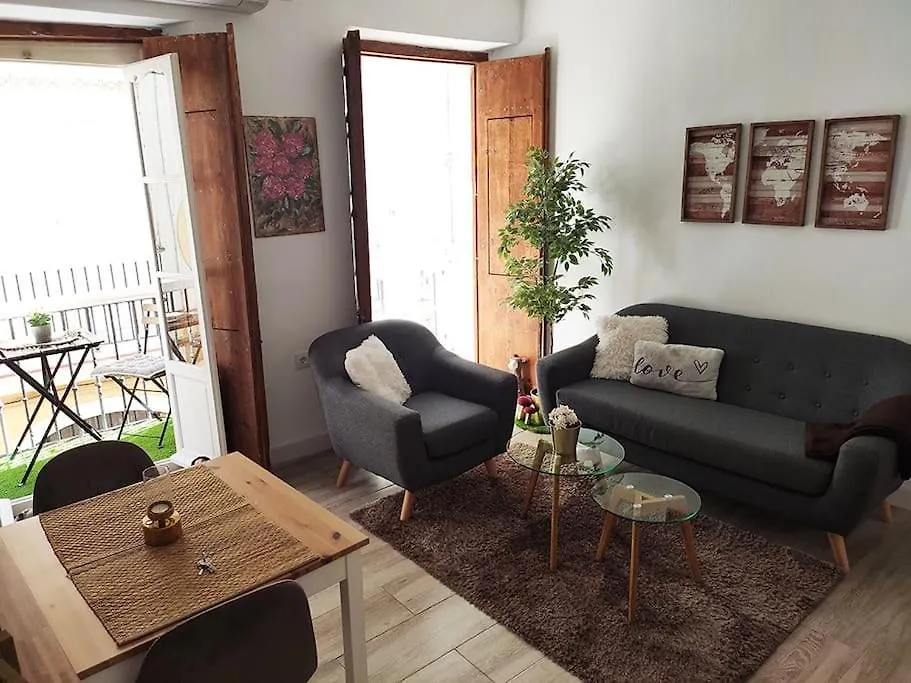 Apartamento 'Mini Jungle' En El Corazon De Cadiz